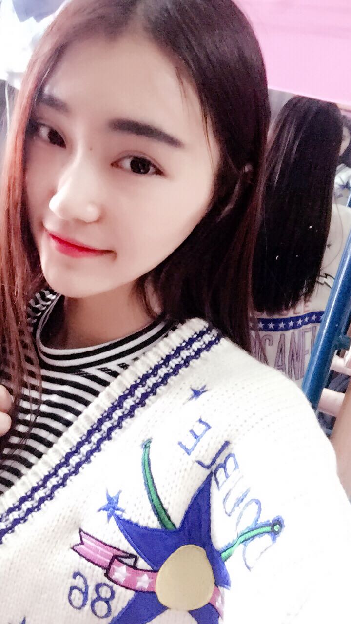 直播美女吃仙人掌 震惊了 - 美女直播_视频直播-乐嗨