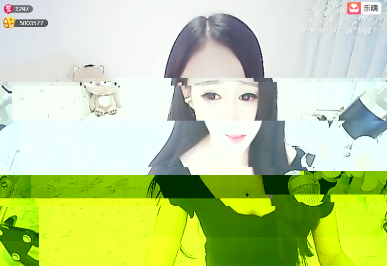 美女直播中被惊喜下了一跳 - 美女直播_视频直播-乐嗨