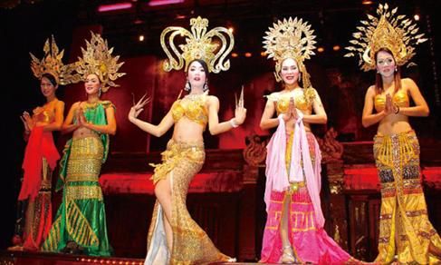 泰国美女性感热舞 动作也太骄傲了