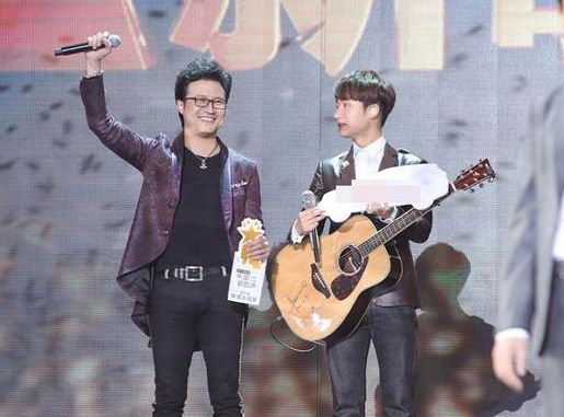 《中国新歌声》总决赛 蒋敦豪夺冠遭质疑