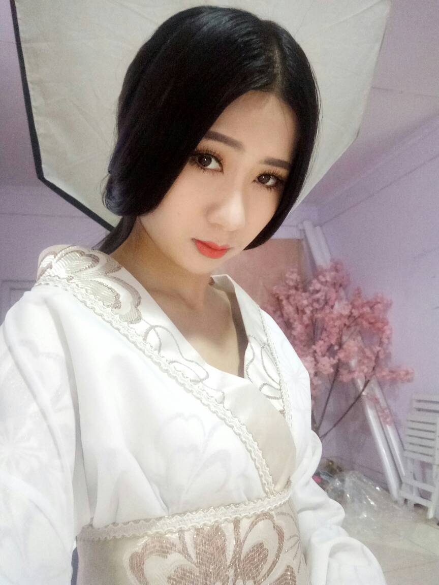 六间房美女秀场直播间