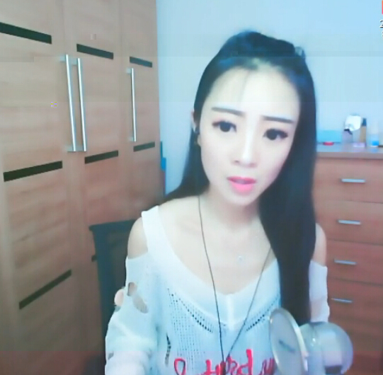 美女主播新宝 《最美的期待》直播间麦霸1