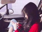 美女主播直播间唢呐演奏有韵味