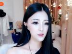 熟女范美女主播薯片