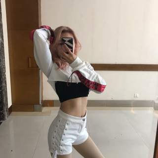 乐嗨美女秀场 双马尾美少女来了2