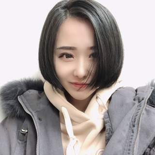 乐嗨秀场美女直播间唱歌调侃自己1