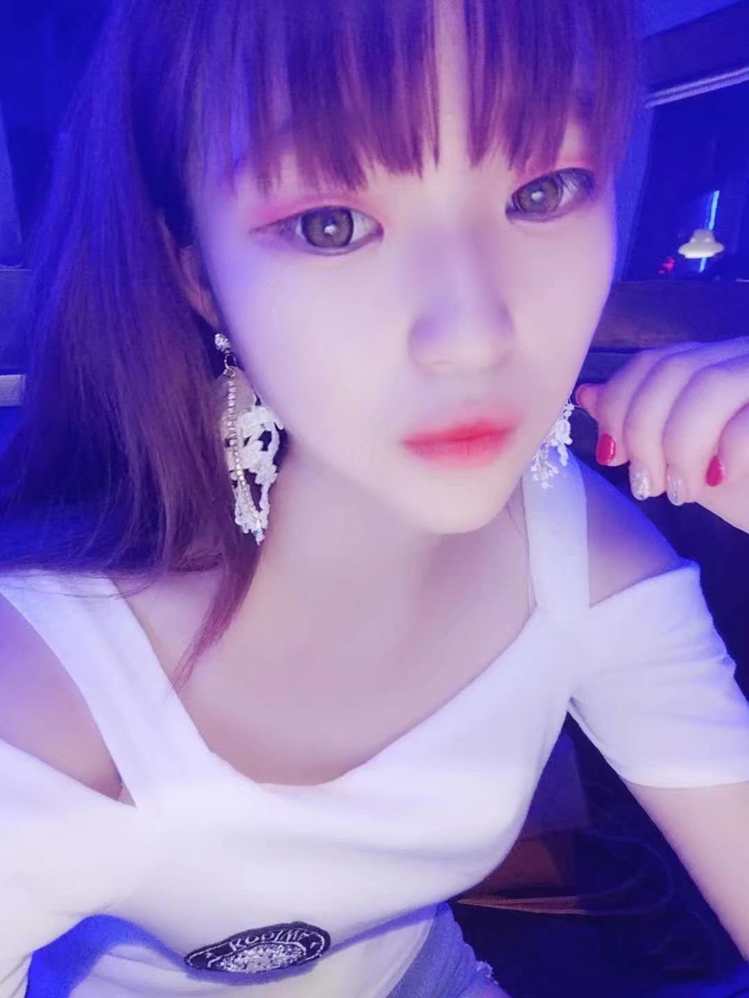 美女主播有一副金嗓子2